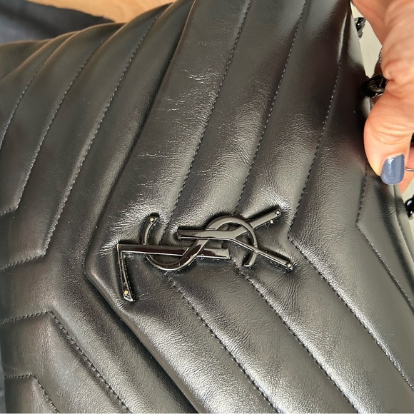 Saint Laurent Black Quilted Leather Shoulder Bag with Chain Strap - Picture 4 of 17